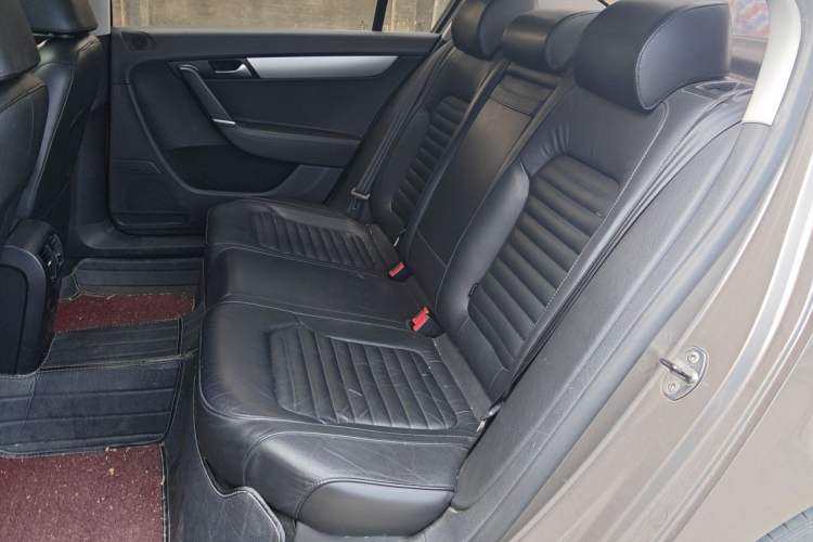 Used Volkswagen Magotan 2013 1.8TSI Premier Model Left Rear Seat