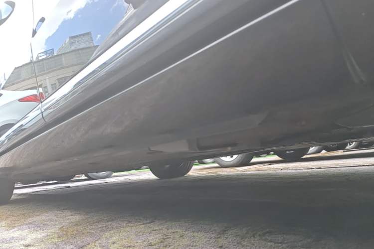 Used Volkswagen Magotan 2013 1.8TSI Premier Model Left Side Sill