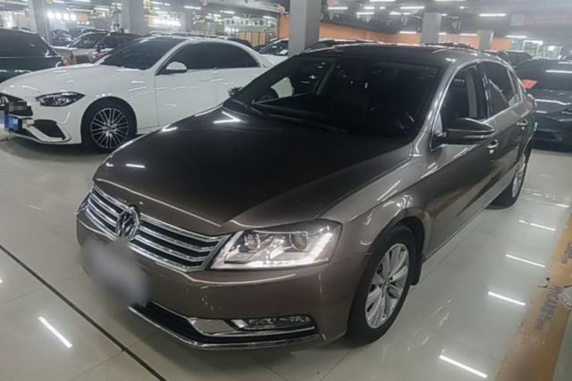 Ojetý Volkswagen Magotan 2013 1.8TSI Premier Model