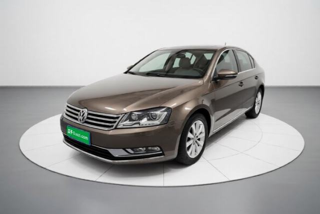 Volkswagen Magotan 2013 2.0 TSI Luxury Model مستعملة