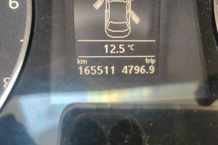 Used Volkswagen Magotan 2013 1.8TSI Luxury Model Odometer Close Up