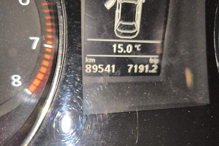 Used Volkswagen Magotan 2013 1.8TSI Luxury Model Odometer Close Up