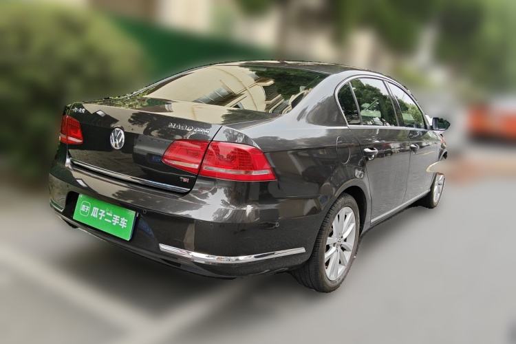 Used Volkswagen Magotan 2013 1.8TSI Prestige Model Rear Right 45 Deg