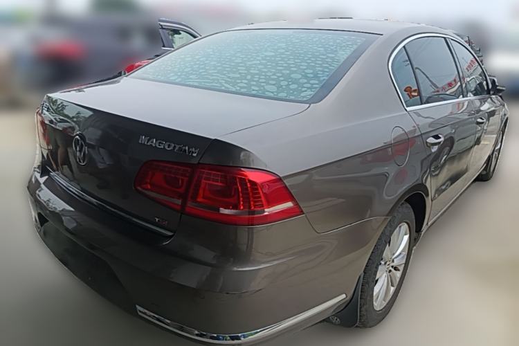 Used Volkswagen Magotan 2013 1.8TSI Premier Model Rear Right 45 Deg