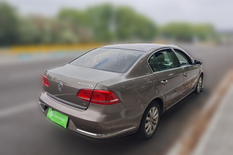 Used Volkswagen Magotan 2013 1.8TSI Premier Model Rear Right 45 Deg