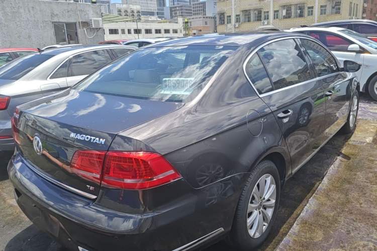 Used Volkswagen Magotan 2013 1.8TSI Premier Model Rear Right 45 Deg
