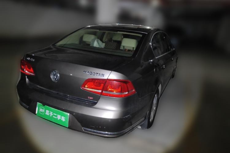 Used Volkswagen Magotan 2013 1.8TSI Premier Model Rear Right 45 Deg