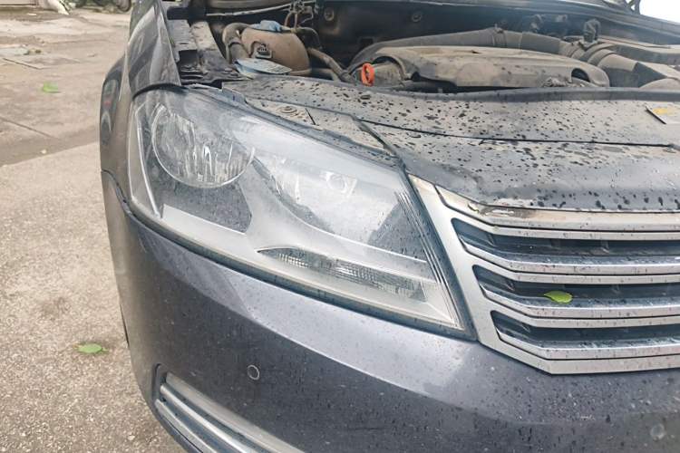 Used Volkswagen Magotan 2013 1.8TSI Premier Model Right Front Headlight
