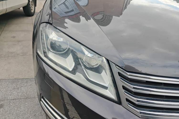 Used Volkswagen Magotan 2013 1.8TSI Luxury Model Right Front Headlight