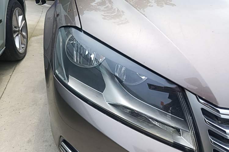 Used Volkswagen Magotan 2013 1.8TSI Premier Model Right Front Headlight