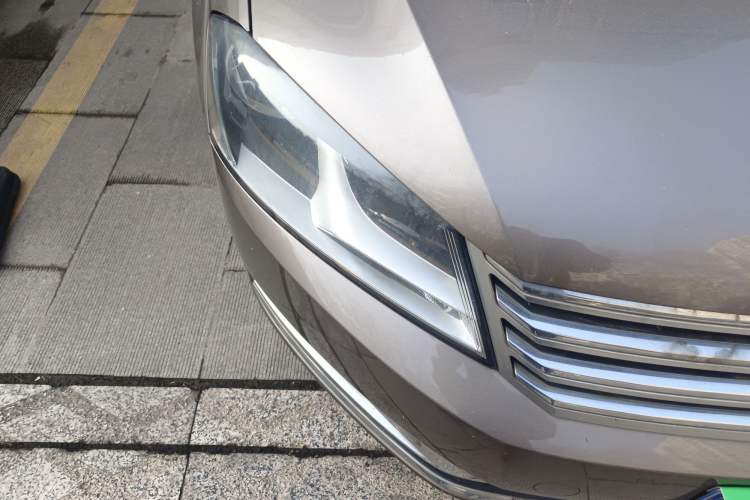 Used Volkswagen Magotan 2013 1.8TSI Premier Model Right Front Headlight