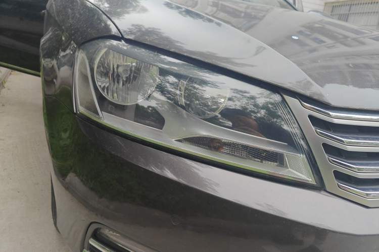Used Volkswagen Magotan 2013 1.8TSI Premier Model Right Front Headlight