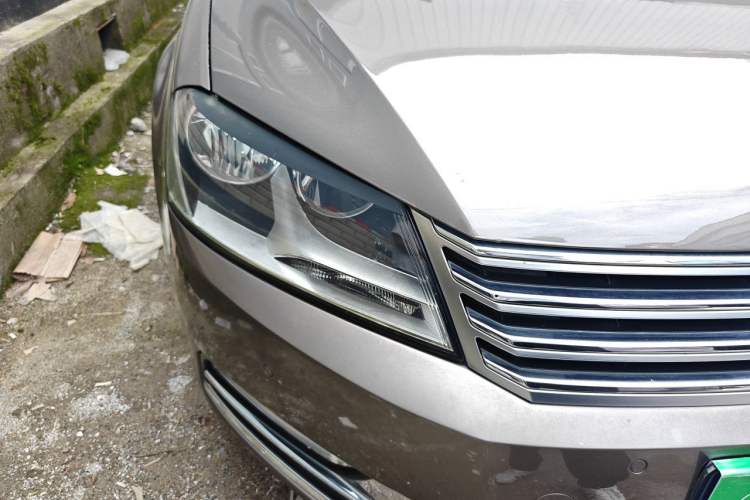 Used Volkswagen Magotan 2013 1.8TSI Premier Model Right Front Headlight
