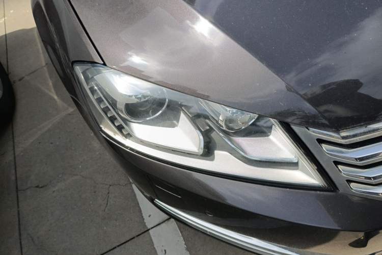 Used Volkswagen Magotan 2013 1.8TSI Luxury Model Right Front Headlight