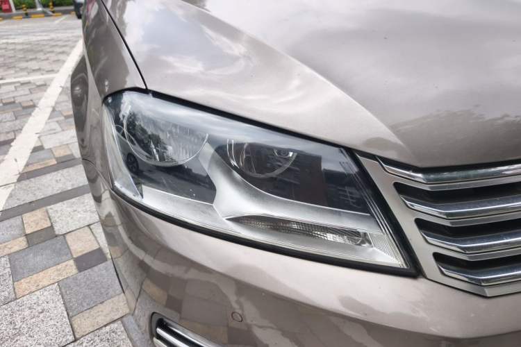 Used Volkswagen Magotan 2013 1.8TSI Premier Model Right Front Headlight