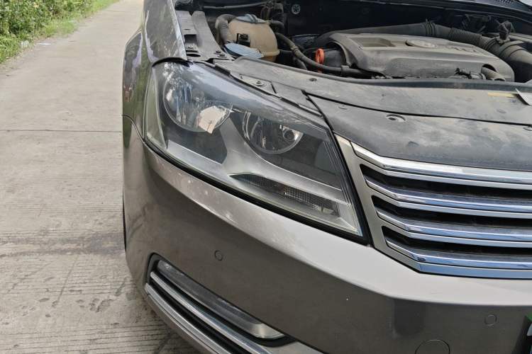 Used Volkswagen Magotan 2013 1.8TSI Premier Model Right Front Headlight