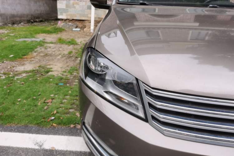 Used Volkswagen Magotan 2013 1.8TSI Premier Model Right Front Headlight