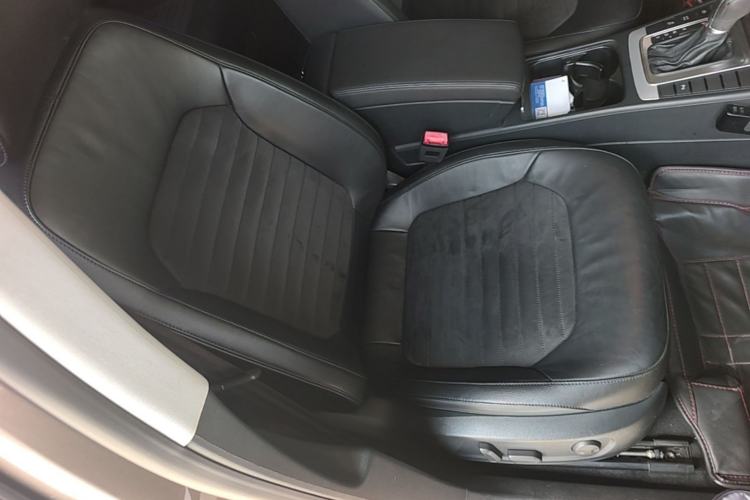 Used Volkswagen Magotan 2013 2.0 TSI Luxury Model Right Front Seat