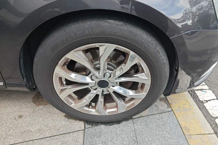 Used Volkswagen Magotan 2013 1.8TSI Luxury Model Right Front Wheel Hub