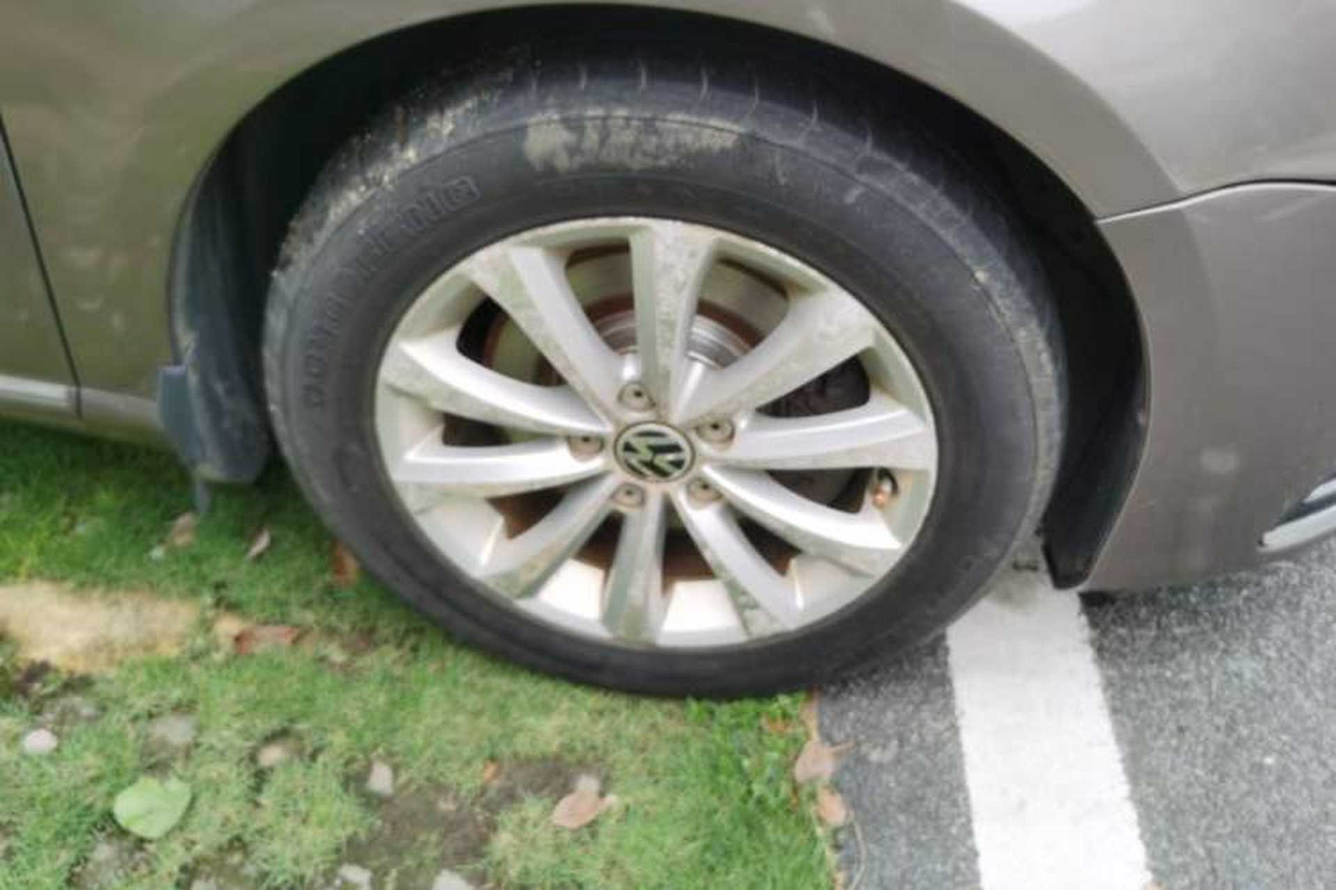 Used Volkswagen Magotan 2013 1.8TSI Premier Model Right Front Wheel Hub