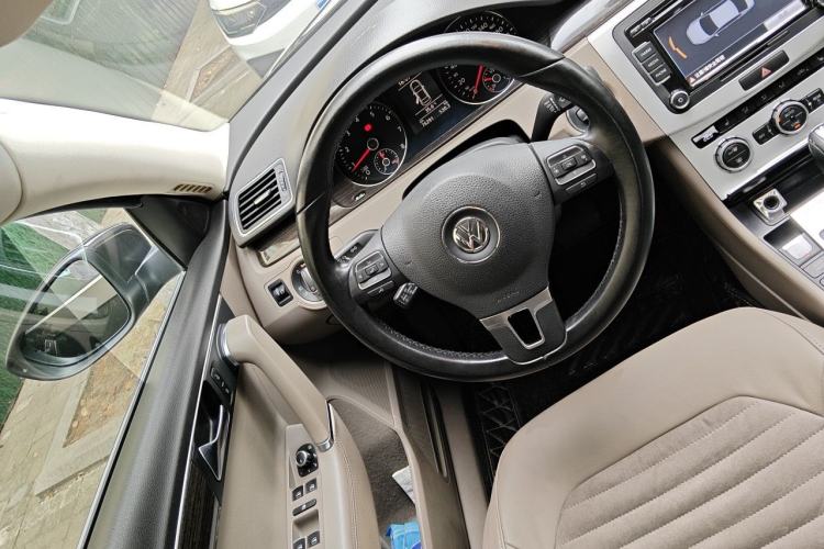 Used Volkswagen Magotan 2013 1.8TSI Prestige Model Steering Wheel
