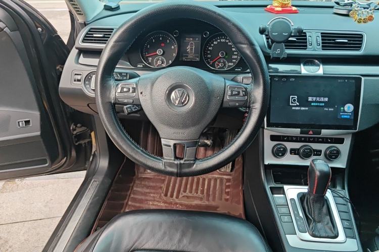 Used Volkswagen Magotan 2013 1.8TSI Luxury Model Steering Wheel