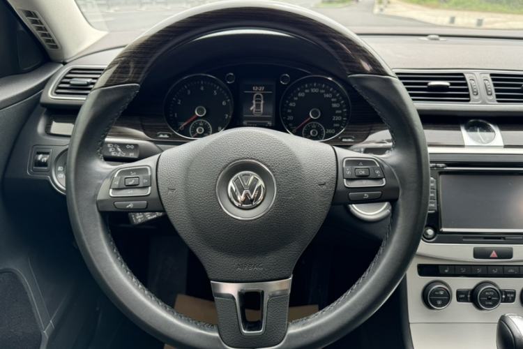 Used Volkswagen Magotan 2013 2.0 TSI Prestige Model Steering Wheel