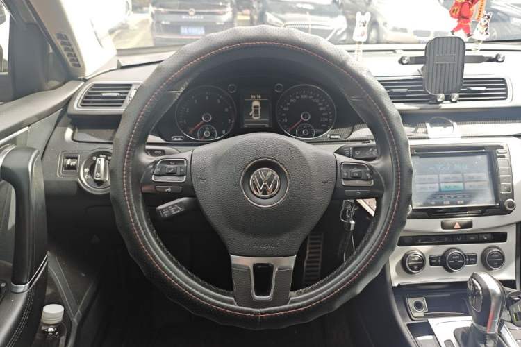 Used Volkswagen Magotan 2013 1.8TSI Luxury Model Steering Wheel