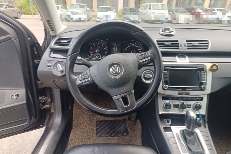 Used Volkswagen Magotan 2013 2.0 TSI Luxury Model Steering Wheel