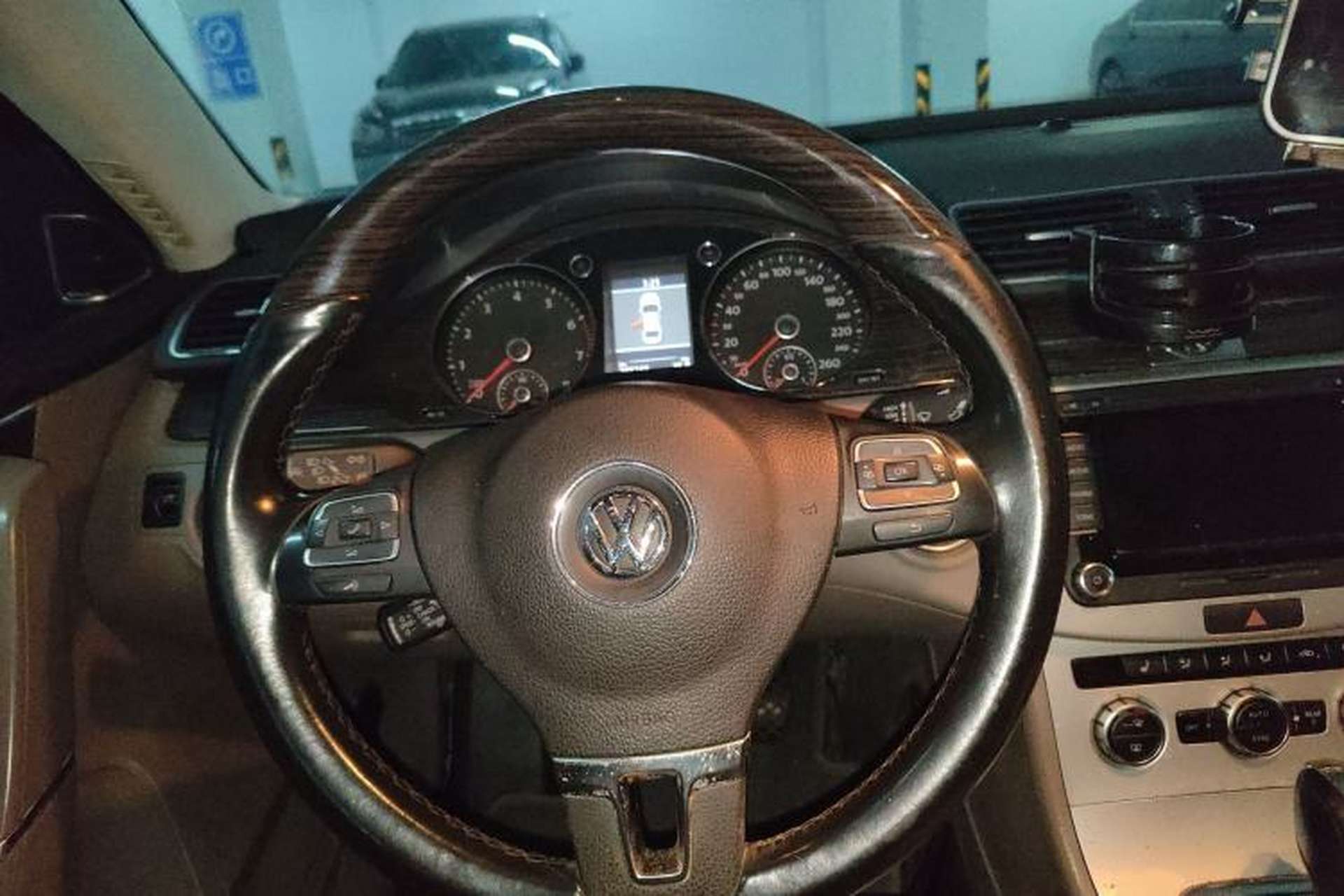 Used Volkswagen Magotan 2013 2.0 TSI Ultimate Model Steering Wheel
