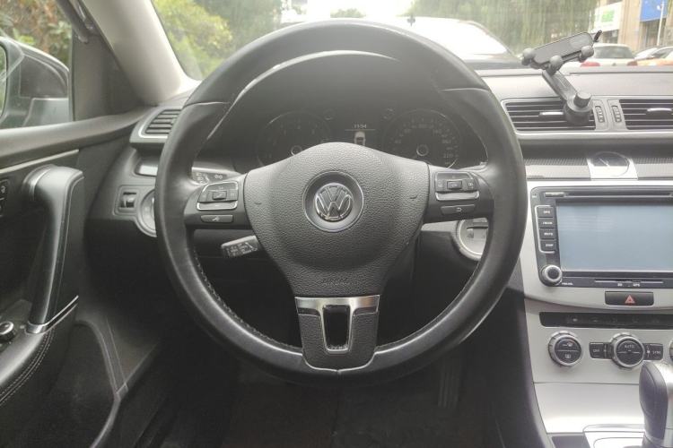 Used Volkswagen Magotan 2013 2.0 TSI Luxury Model Steering Wheel