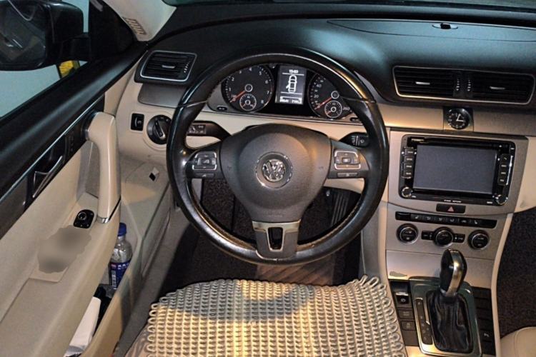 Used Volkswagen Magotan 2013 1.8TSI Luxury Model Steering Wheel