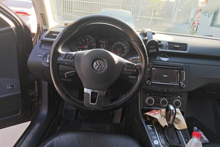 Used Volkswagen Magotan 2013 1.8TSI Luxury Model Steering Wheel