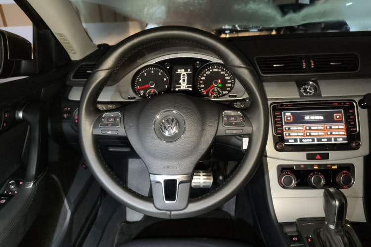 Used Volkswagen Magotan 2013 1.8TSI Premier Model Steering Wheel