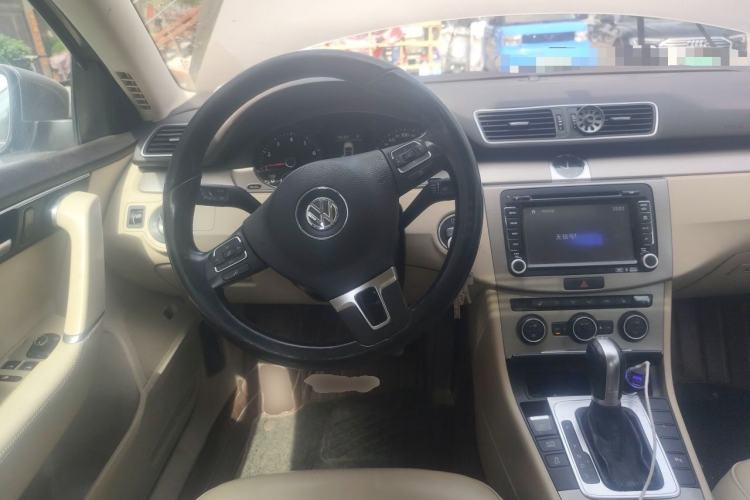 Used Volkswagen Magotan 2013 1.8TSI Luxury Model Steering Wheel