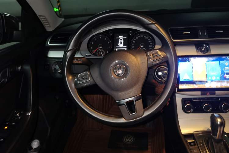Used Volkswagen Magotan 2013 1.8TSI Premier Model Steering Wheel