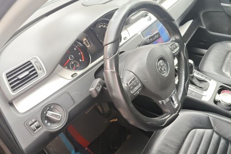 Used Volkswagen Magotan 2013 1.8TSI Premier Model Steering Wheel