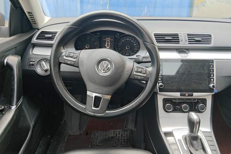 Used Volkswagen Magotan 2013 1.8TSI Premier Model Steering Wheel