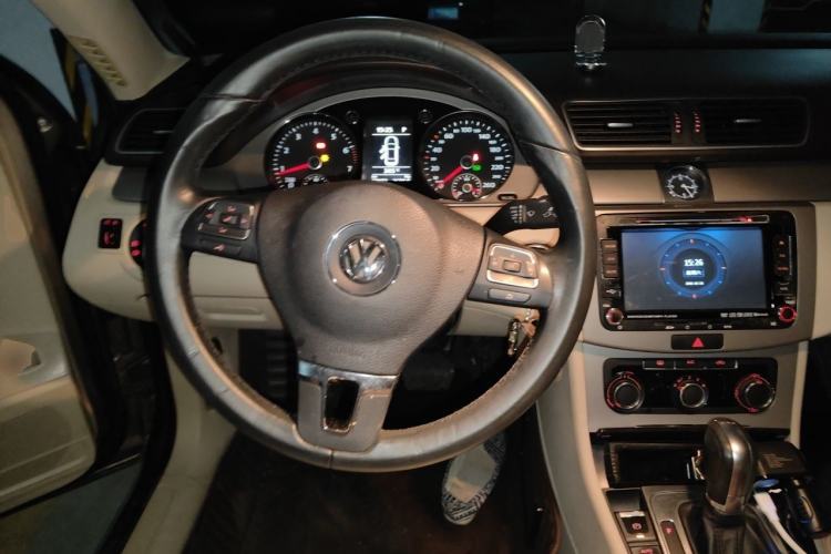 Used Volkswagen Magotan 2013 1.8TSI Premier Model Steering Wheel