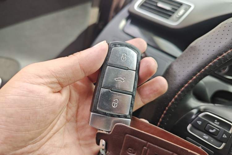 Used Volkswagen Magotan 2013 1.8TSI Luxury Model Vehicle Key