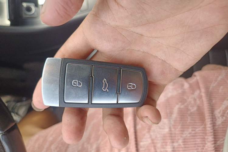 Used Volkswagen Magotan 2013 2.0 TSI Luxury Model Vehicle Key