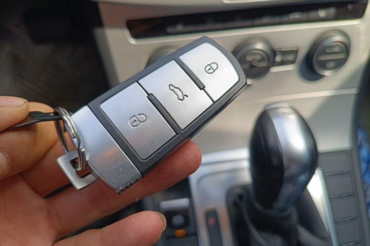Used Volkswagen Magotan 2013 1.8TSI Luxury Model Vehicle Key