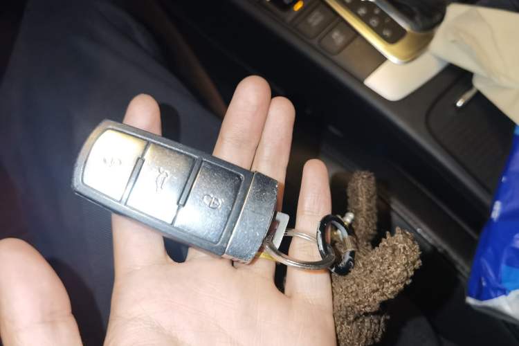 Used Volkswagen Magotan 2013 1.8TSI Premier Model Vehicle Key