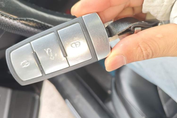 Used Volkswagen Magotan 2013 1.8TSI Premier Model Vehicle Key