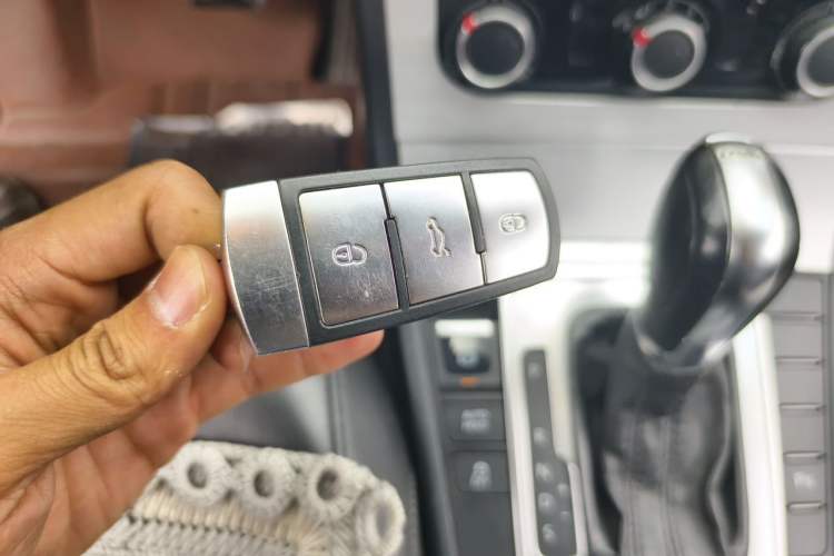 Used Volkswagen Magotan 2013 1.8TSI Premier Model Vehicle Key
