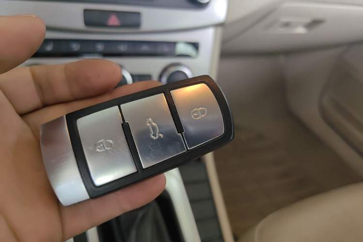 Used Volkswagen Magotan 2013 1.8TSI Luxury Model Vehicle Key