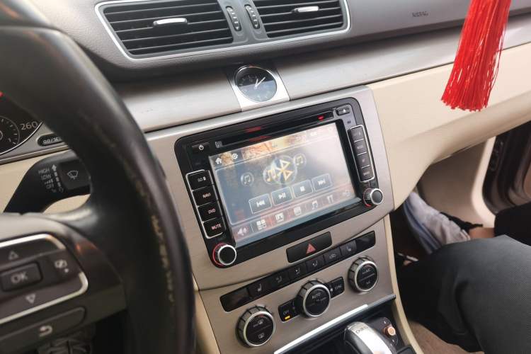 Used Volkswagen Magotan 2013 1.8TSI Luxury Model Audio And AC Panel
