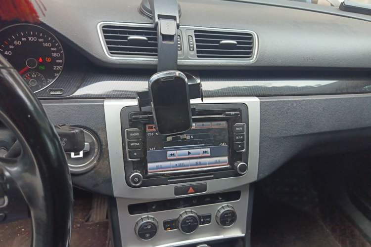 Used Volkswagen Magotan 2013 1.8TSI Luxury Model Audio And AC Panel