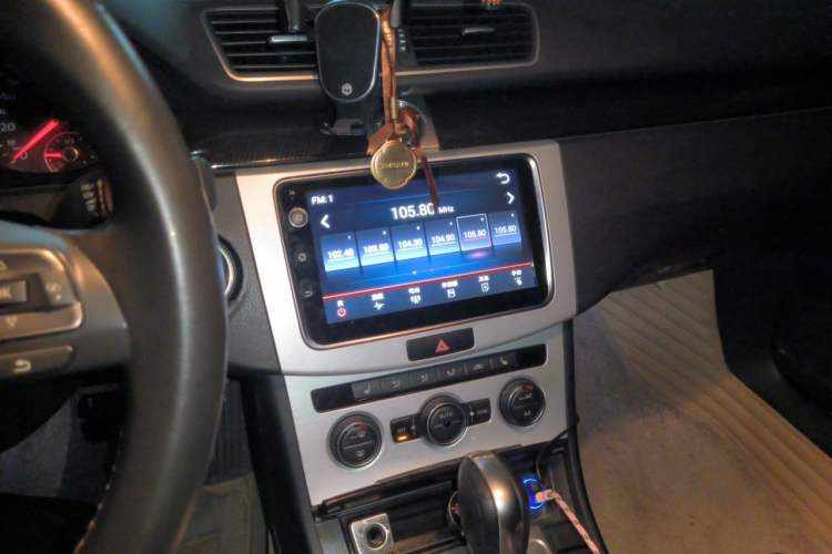 Used Volkswagen Magotan 2013 1.8TSI Luxury Model Audio And AC Panel
