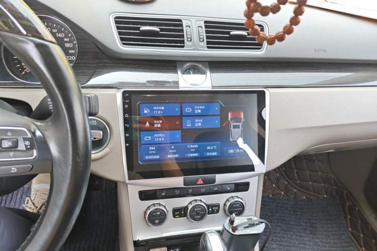 Used Volkswagen Magotan 2013 2.0 TSI Prestige Model Audio And AC Panel